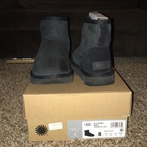 Black Uggs